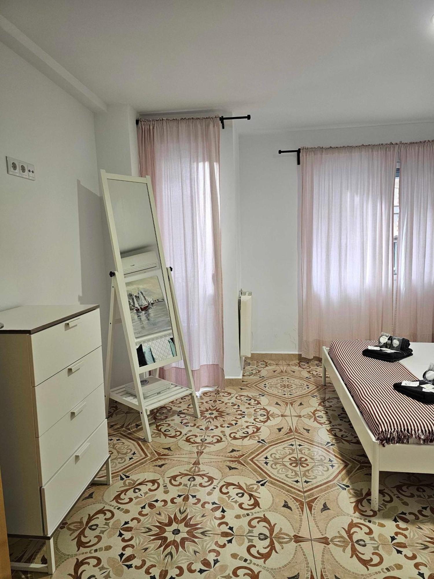 Suncastle Apartamentos Alicante -With Sunny Rooftop Terrace And Barbecue Kültér fotó